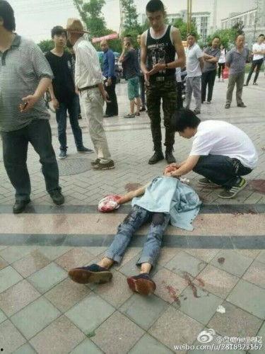 斗殴吃瓜学生事件,斗殴事件引发学生热议