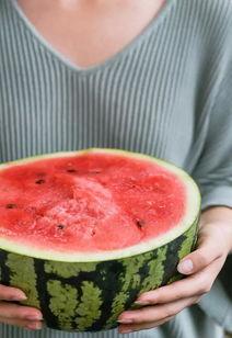 杭州摄影吃瓜事件始末是什么,一场网络争议的发酵与反思