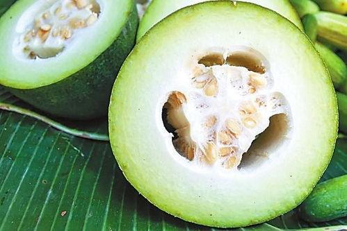 古茗吃瓜事件济宁,济宁街头一幕引发网友热议