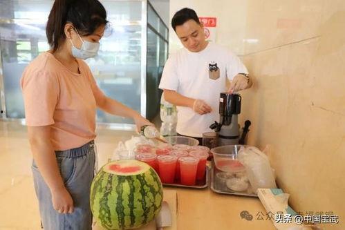 山东吃瓜逛街事件真相是真的吗,真相揭秘，还原事件始末
